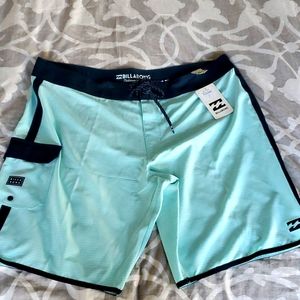 NWT Men's Billabong Swim Trunks Size 40